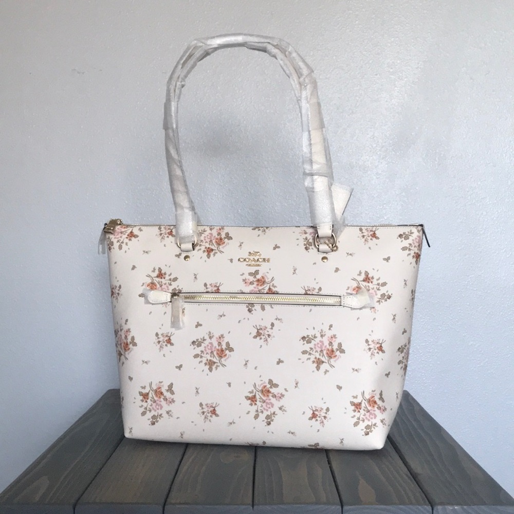 NWT- COACH rose bub bouquet tote